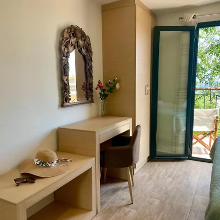 The Secret Treehouse Apartment