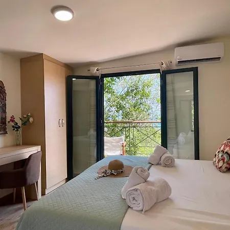 The Secret Treehouse Apartment *